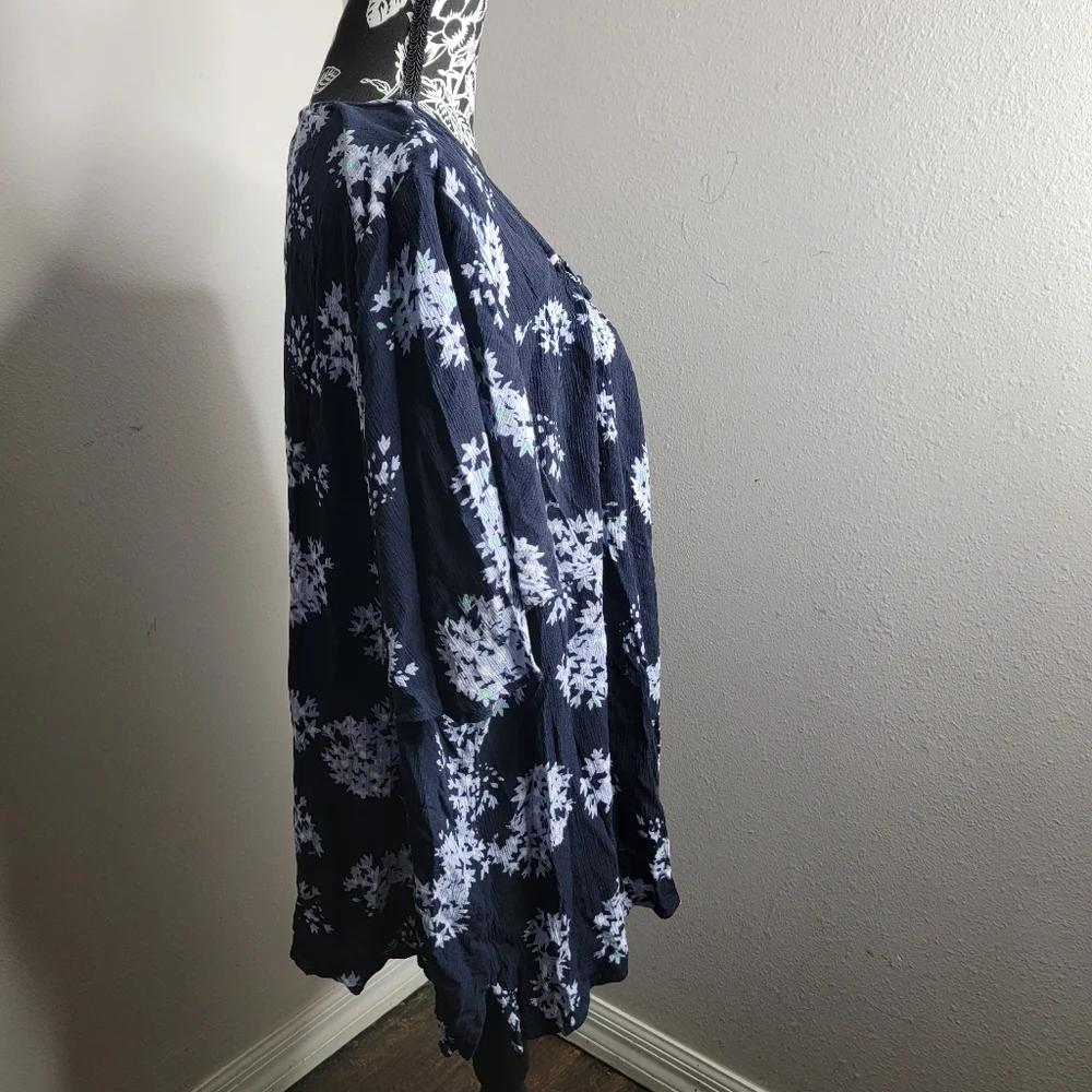 Lane Bryant floral design blouse - Picture 3 of 7
